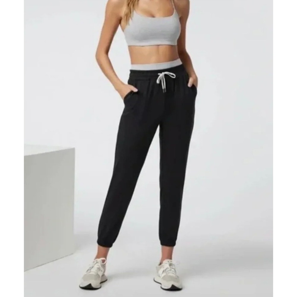 Vuori Halo Warm-Up JoggerSweatpants Stretch Performance Small Pristine Condition